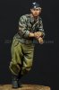 1/35 WWII German WSS AFV Crew Leaning