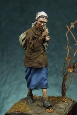 1/35 WWII Soviet Refugee Woman