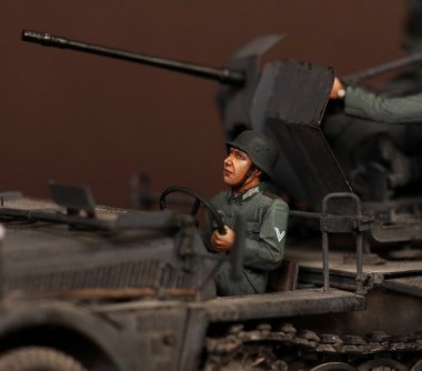 1/35 Driver for Sd.Kfz.10/4