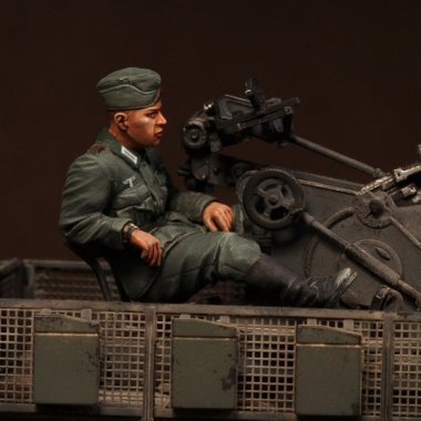 1/35 German Anti-Aircraft Gunner #1