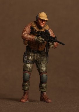 1/35 Mercenary with UMP45
