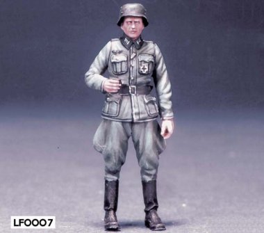 1/35 WWII German Officer