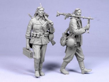 1/35 "Barbarossa" German Machine Gunner and Infantryman #1