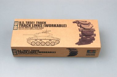 1/35 US M24 Chaffee (Late) T85E1 Workable Track Links
