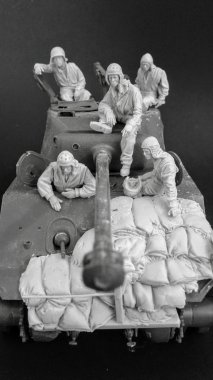 1/35 US Sherman Crew at Rest