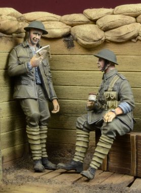 1/35 "in a Trench" WWI British Infantry at Rest