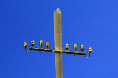 1/35 Telegraphic Pillar w/8 Insulators