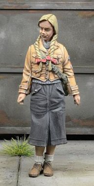 1/35 BDM Young Girl, Germany 1945