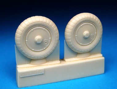 1/32 Bf109G Wheels, Plain Hub, Ribbed Tire