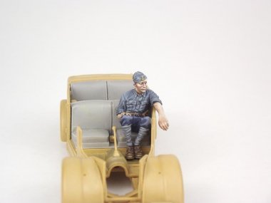 1/35 WWII Italian NCO for 508 CM Coloniale
