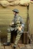 1/35 WWI British Infantryman Sitting on a Case