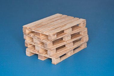 1/35 Natural Wood Pallets (4 pcs, Self Assembly Kit)