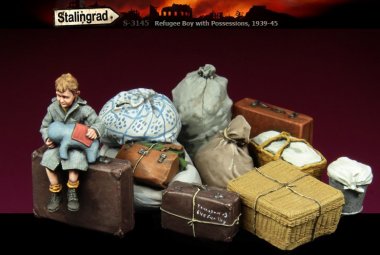 1/35 Refugee Boy with Possessions