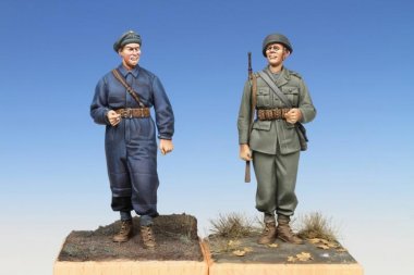 1/35 WWII Swedish Tank Crewman & Infantry Soldier