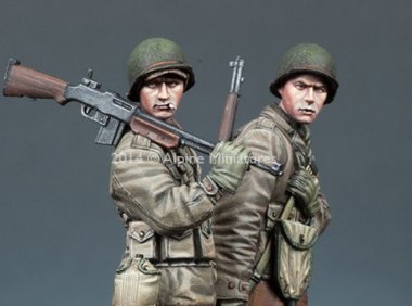 1/35 WWII US Infantry Set (2 Figures)