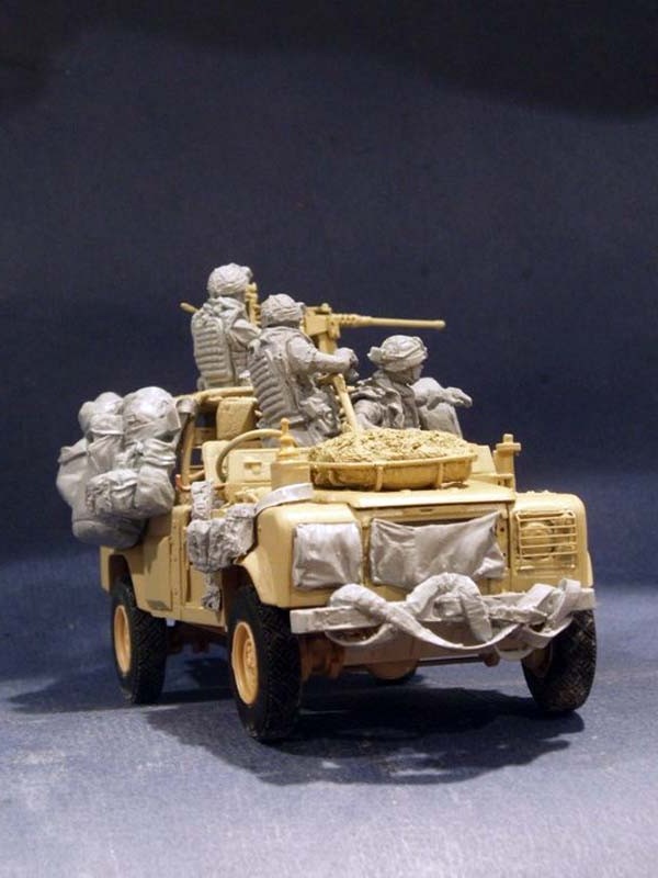 1/35 British Land Rover W.M.I.K. Crew and Stowage Set - Click Image to Close