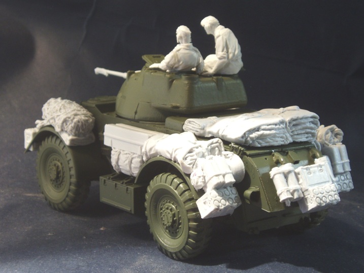 1/35 WWII New Zealand Staghound Crew and Stowage Set - Click Image to Close