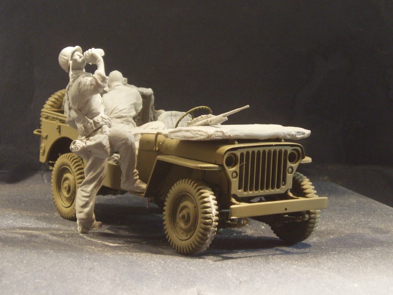 1/24 USMC Jeep Crew and Radio - Click Image to Close