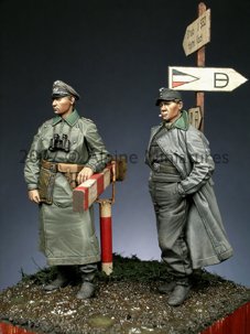 1/35 WWII German Officers Set (2 Figures) - Click Image to Close