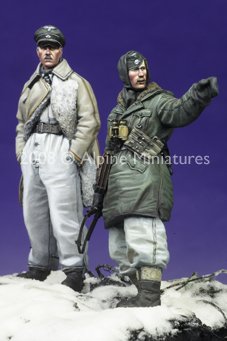 1/35 SS Officers LAH Kharkov Set (2 Figures) - Click Image to Close