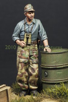 1/35 German Panzer Crew in Summer - Click Image to Close