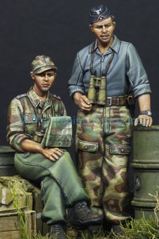 1/35 German Panzer Crew in Summer Set (2 Figures) - Click Image to Close