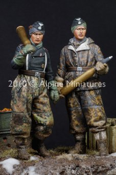 1/35 WSS Panther Crew Set (2 Figures)