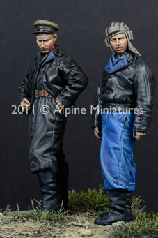 1/35 WWII Russian AFV Crew 1944-45 Set (2 Figures) - Click Image to Close
