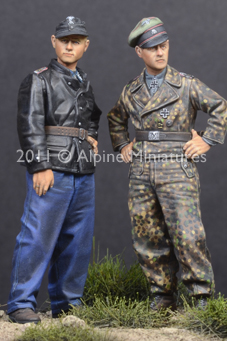 1/35 Tiger Aces in Normandy (2 Figures) - Click Image to Close