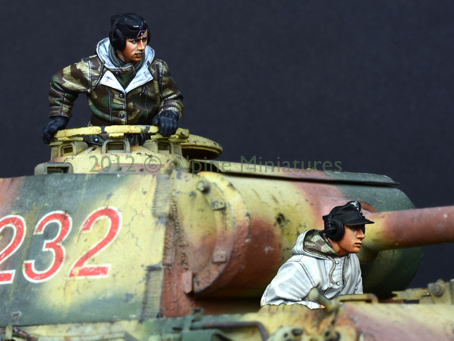 1/35 WWII German Panther Crew Set (2 Figures) - Click Image to Close