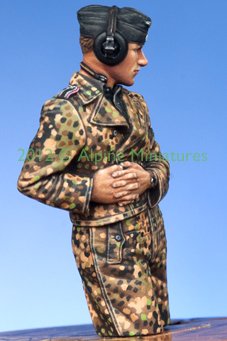 1/35 WWII German WSS Panzer Commander #2 - Click Image to Close