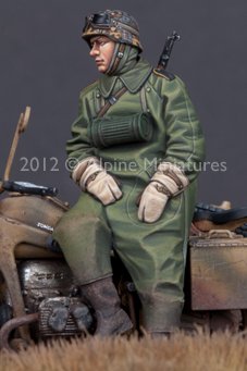 1/35 WWII German Motorcycle Driver - Click Image to Close
