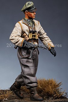 1/35 WWII German WSS Grenadier NCO - Click Image to Close