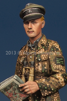 1/35 WWII German WSS Grenadier Officer - Click Image to Close