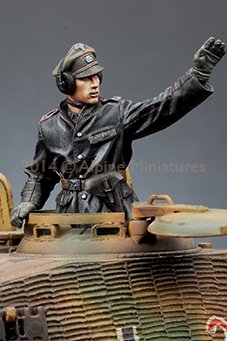 1/35 WWII German SS Panzer Commander Set (2 Figures) - Click Image to Close