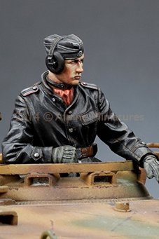 1/35 WWII German SS Panzer Commander Set (2 Figures) - Click Image to Close