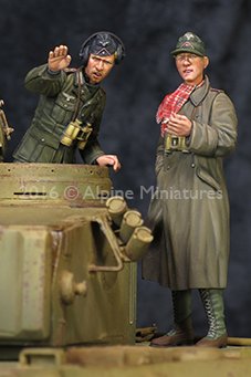 1/35 WWII German DAK AFV Commander Set (2 Figures) - Click Image to Close