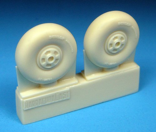 1/72 Beaufighter Early Wheels - No Tread - Click Image to Close