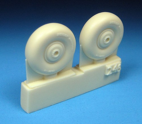 1/72 Beaufighter Early Wheels - No Tread - Click Image to Close