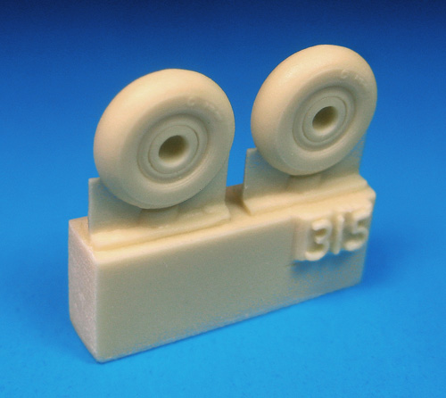 1/72 Spitfire Four Slot Main Wheels - 3 Pack - Click Image to Close