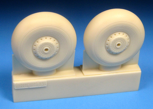 1/72 Lancaster Main Wheels - Smooth Tire - Click Image to Close