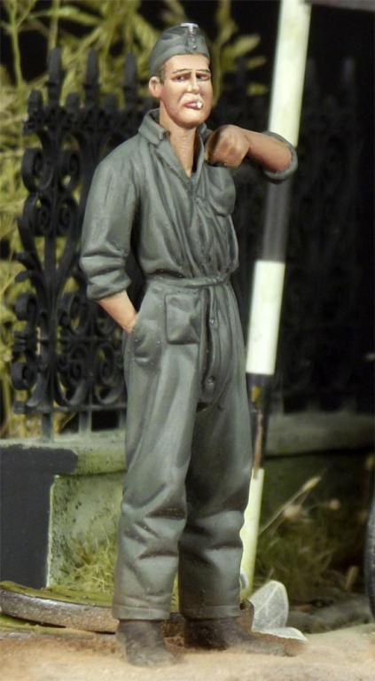 1/35 WWII German Mechanic - Click Image to Close