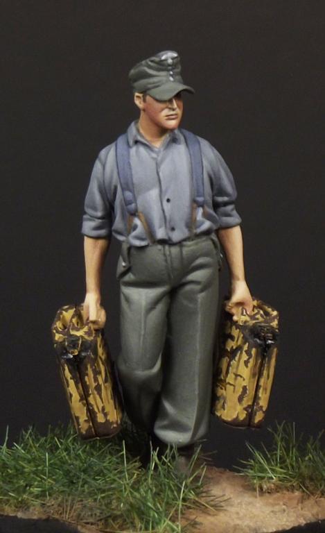 1/35 WWII German SS SPG Crewman - Click Image to Close