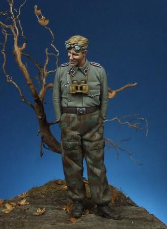 1/35 WWII German Panzer NCO - Click Image to Close