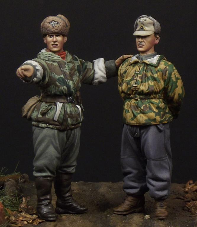 1/35 WWII German Soldier & Scout - Click Image to Close