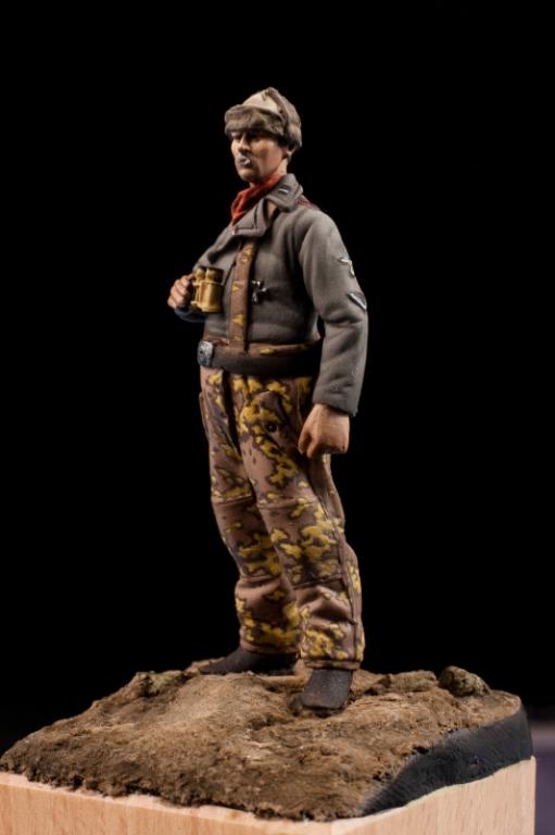 1/35 WWII German Waffen SS Tank Crewman - Click Image to Close