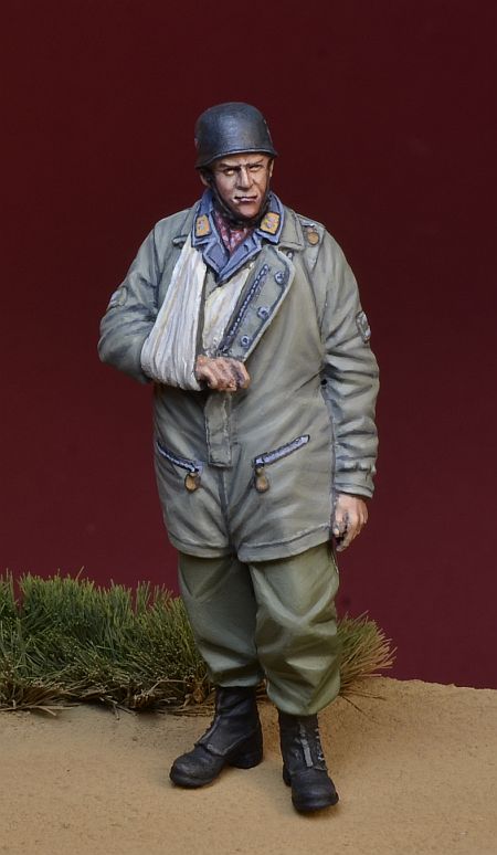 1/35 WWII Fallschirmjager in Early Jump Smock, 1940 - Click Image to Close