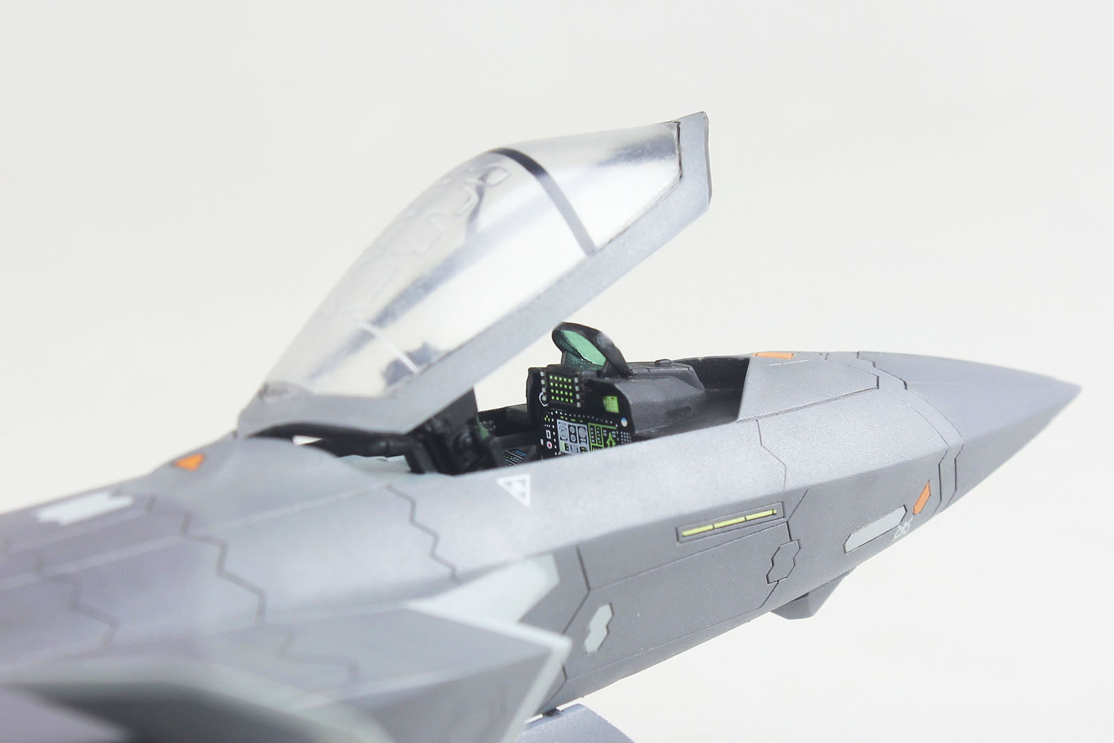 1/72 Chinese J-20 "Mighty Dragon" (in Service) - Click Image to Close