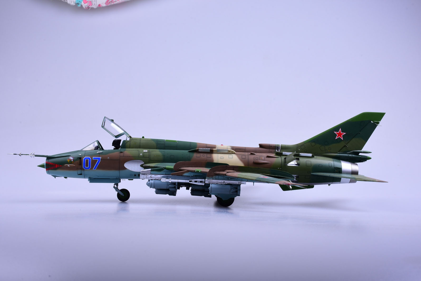 1/48 Su-17 M3/M4 Fitter-D - Click Image to Close
