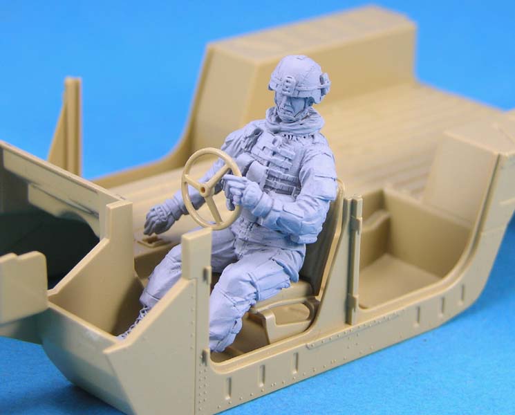 1/35 Modern US Vehicle Driver - Click Image to Close
